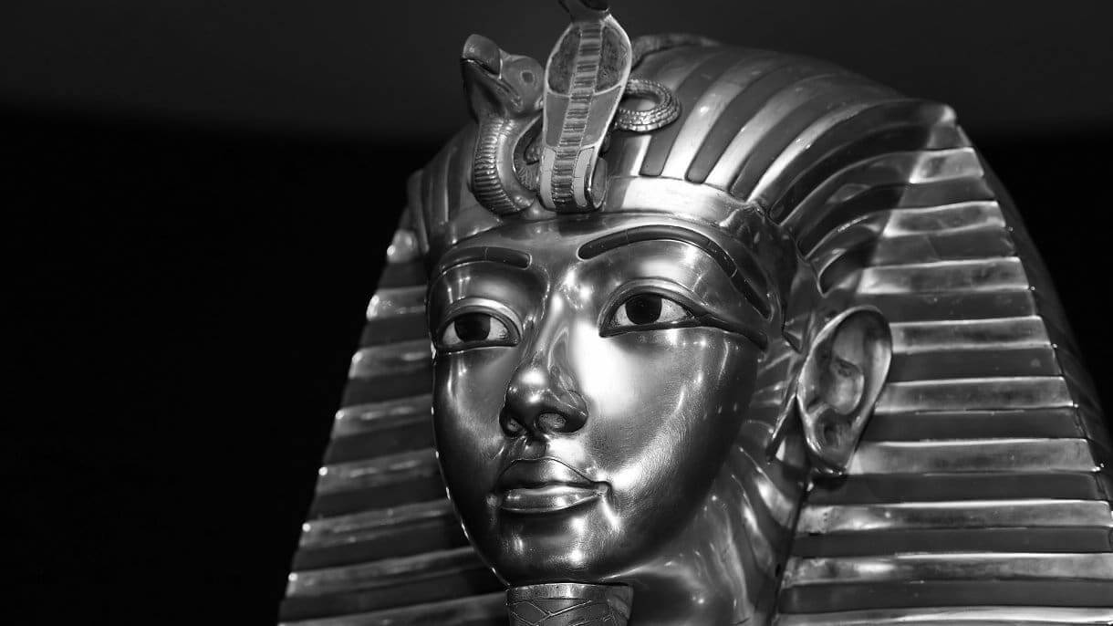 EGYPT : On the CURSE OF THE PHARAOH TUTANKHAMUN