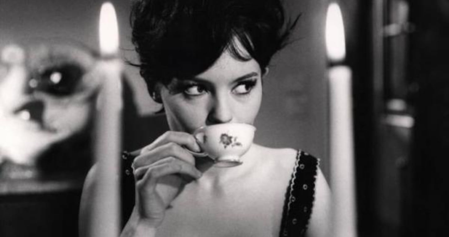 Scena del film "Lettere di una novizia" - Regia Alberto Lattuada - 1960 - L'attrice Pascale Petit con una tazzina in mano