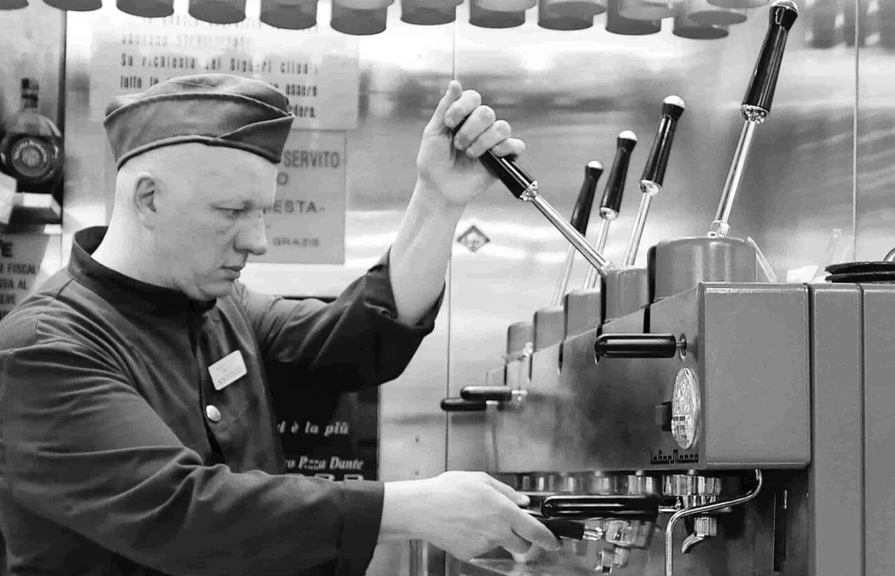 lever-piston machine at Caffè Mexico, Naples